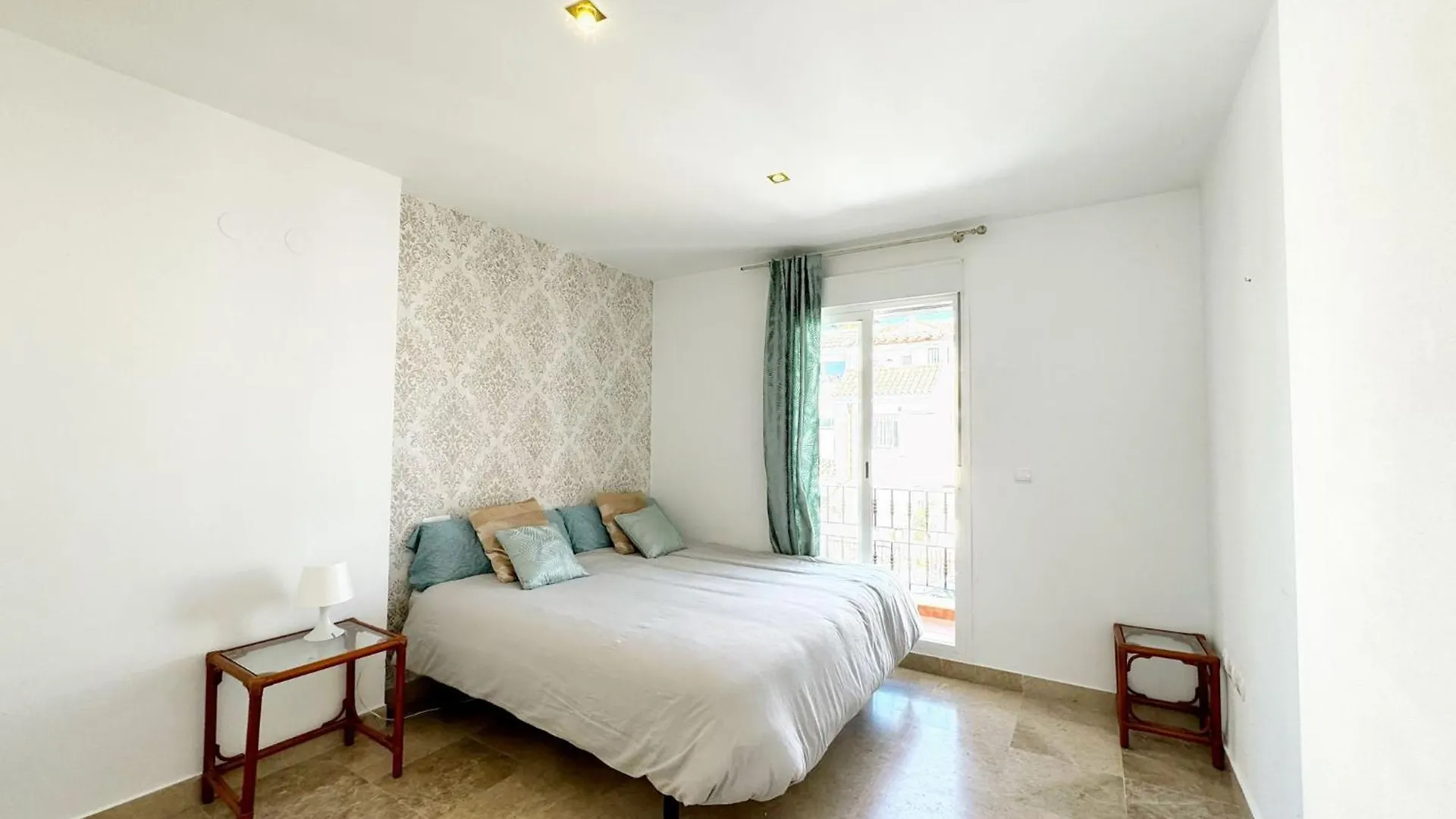 Villa Marbella, Nueva Andalucia, 3 Floors, Pool
