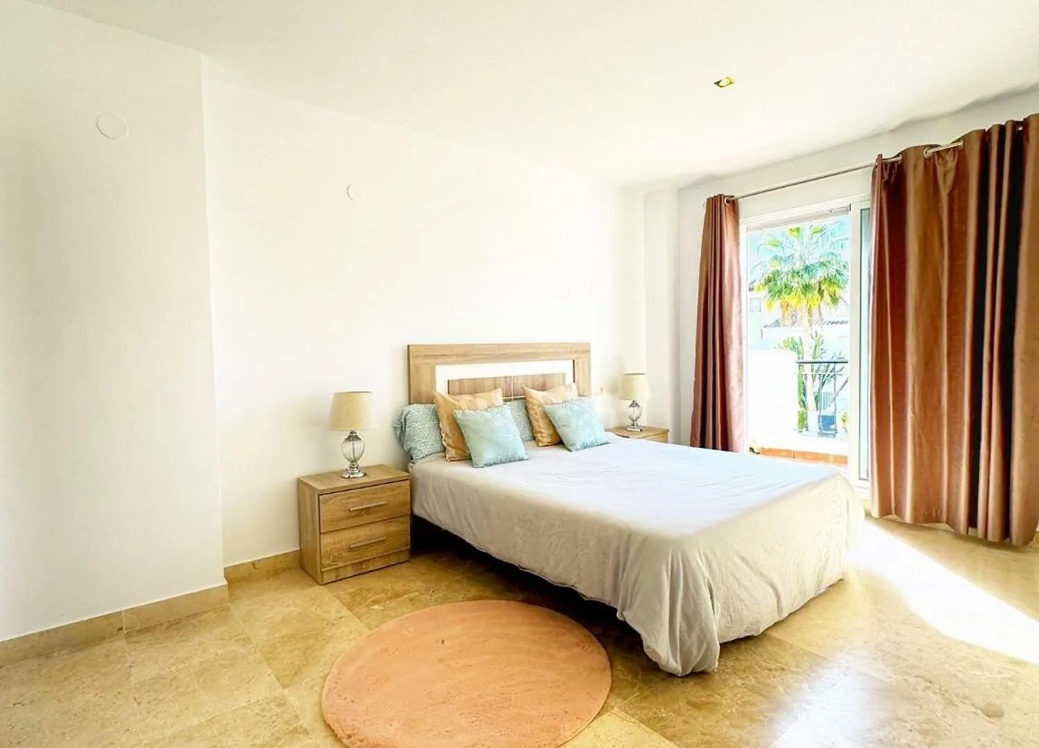 Villa Marbella, Nueva Andalucia, 3 Floors, Pool Spanien